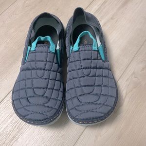 Women’s Hut Mocs in color Ebony